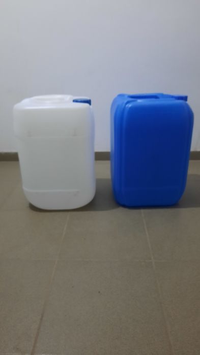 Продам канистру 30л