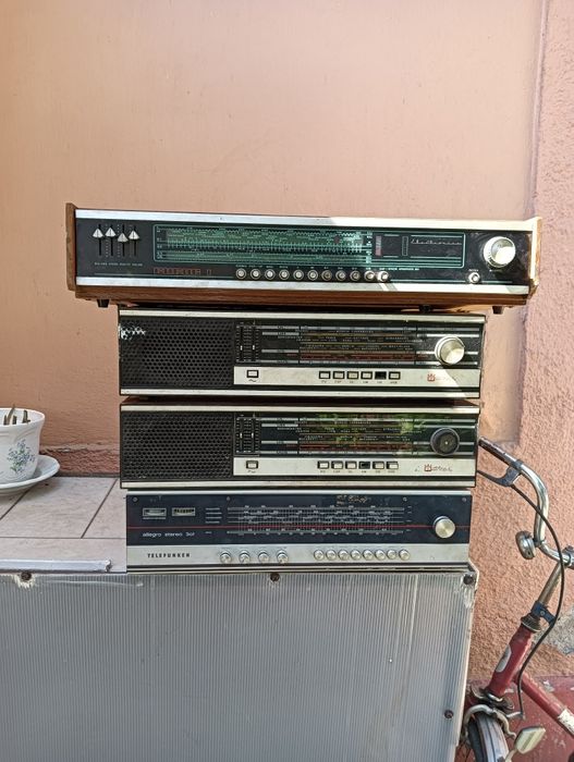 Radiouri vechi de vânzare