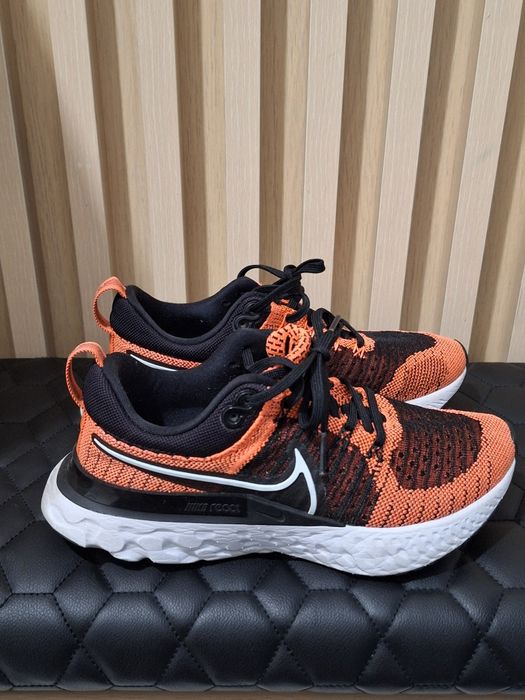 Adidasi Nike marimea 36,5 !