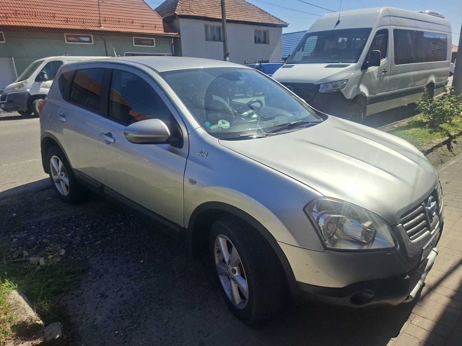 Vând Nissan Qashqai 2.0 DCI 4x4 Tekna full din 2009