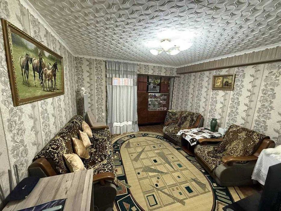Юнусабад 2,Универсам  1/4/4 Ипотека Продается квартира ГАЛЕРЕЙКА