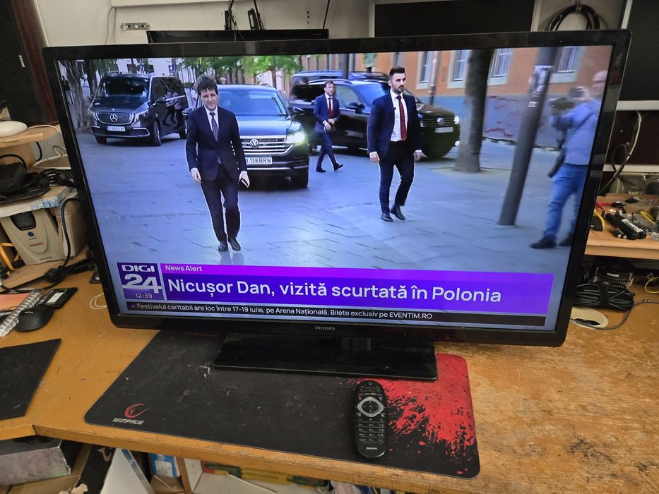 Tv philips 101 cm. Perfect functional, telecomanda smart.