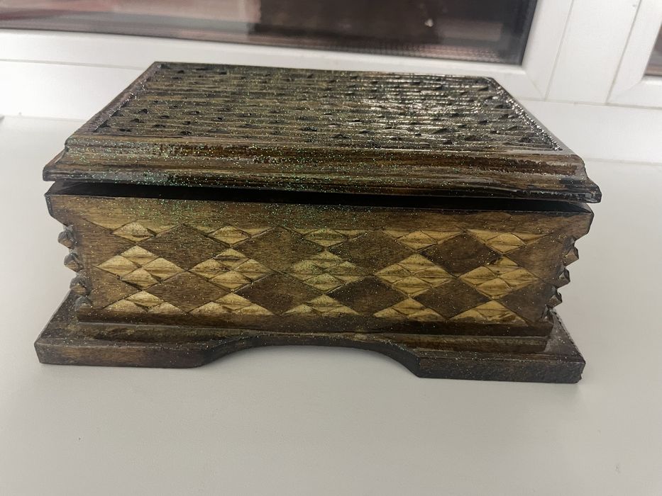 Деревянные шкатулки