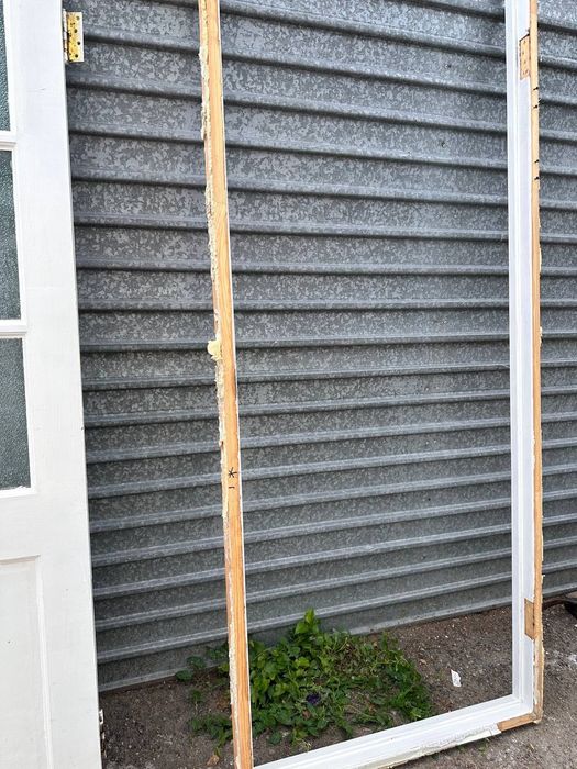 Продам двери б/у