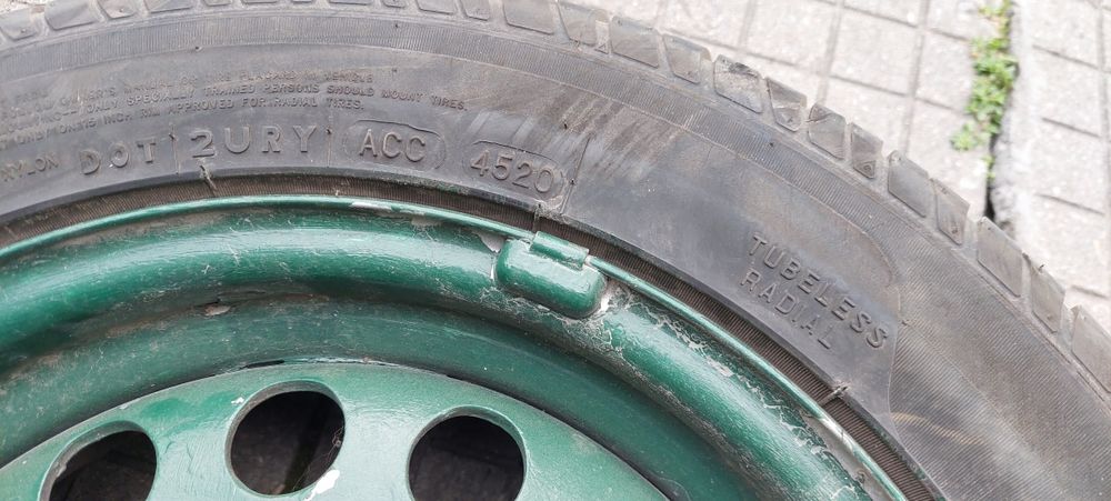 2 бр. усилени стоманени джанти 15" с гуми