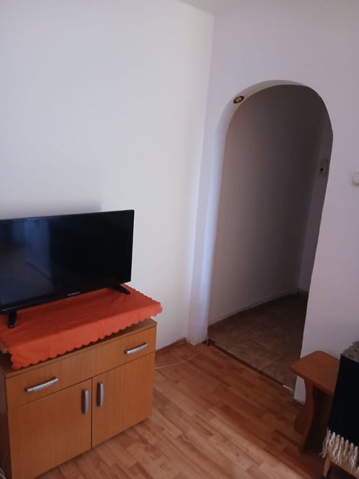 Apartament 2 camere de inchiriat - zona Piata Valea Rosie