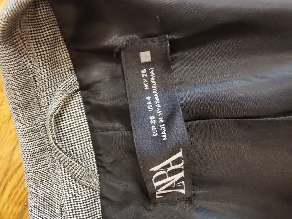 Дамски костюм на ZARA