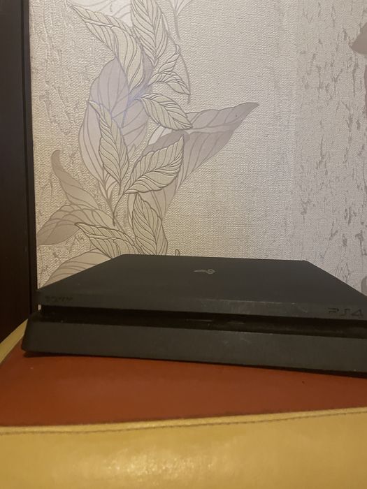 Vand playstation 4 silm stare buna