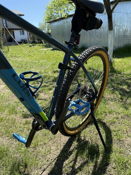 Bicicleta cube aim race 29