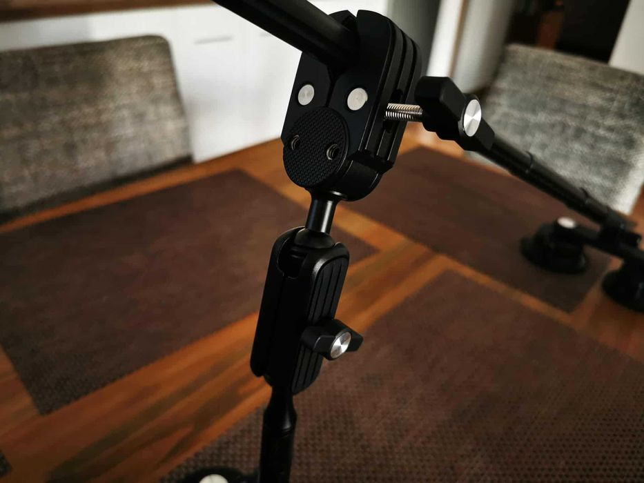 Set sistem prindere masina cu ventuze + stick camera actiune Insta360