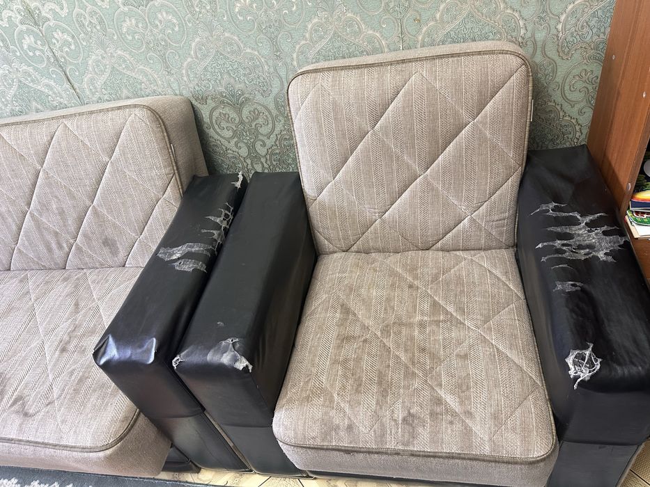 Отдам диван даром embawood