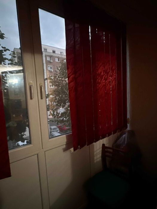 Închiriez apartament