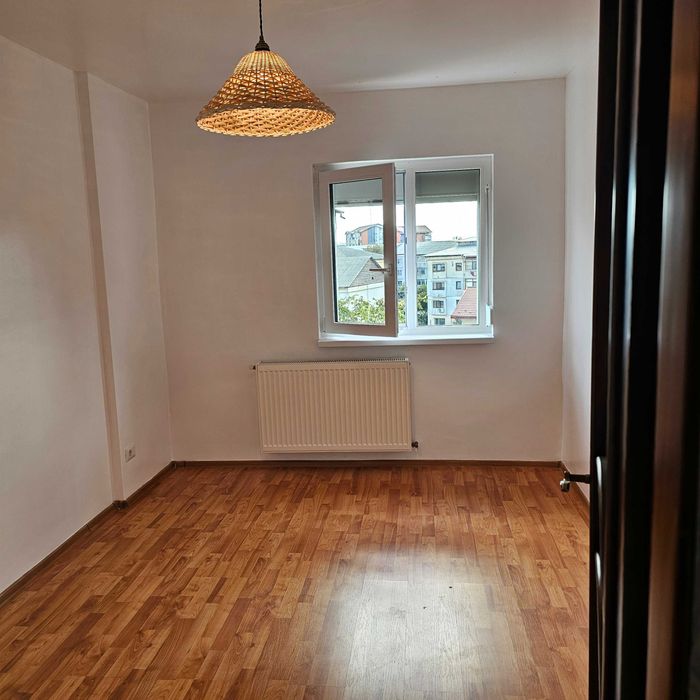 Se ofera spre inchiriere apartament cu 3 camere, zona Inspectorat Scolar, Focsani