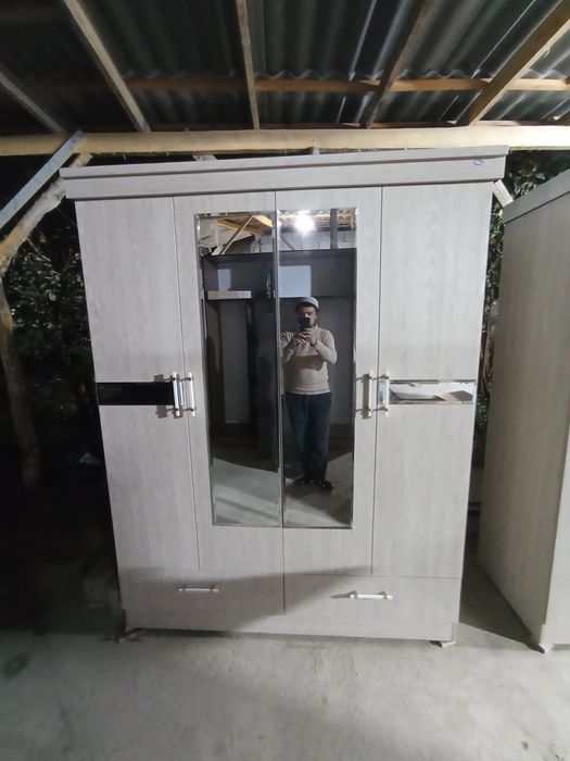 Turli xilda mebellar yasayniz