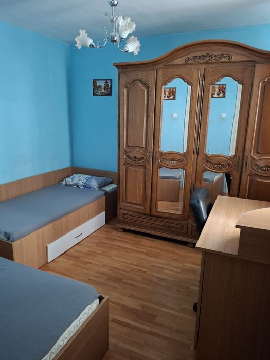 Vând apartament 2 camere zona Mărgeanului