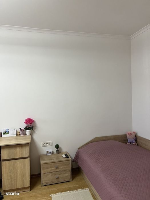 Garsonieră spațioasă cu balcon și loc de parcare în Arad