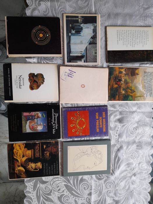 Каталози със снимки на художествени галерии