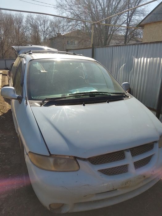 Додж caravan 1999г.в.