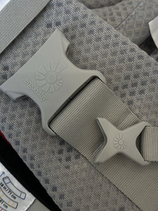 Срочно продам эргорюкзак Ergobaby omni breeze