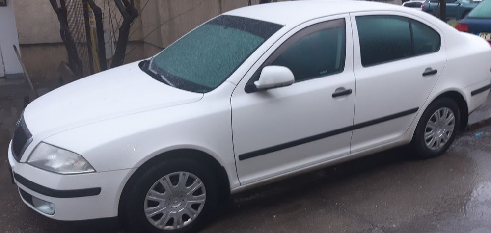 Vând Skoda Octavia 2- bine intretinuta
