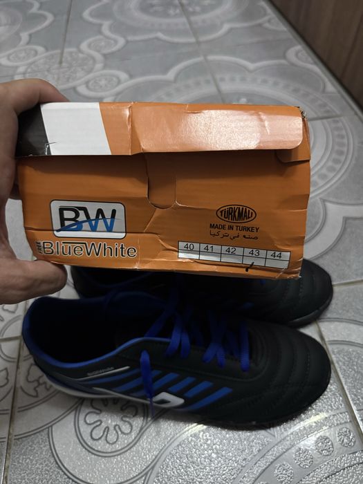 Pantofi sport fotbal