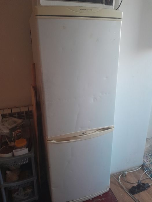 Холодильник сатылады