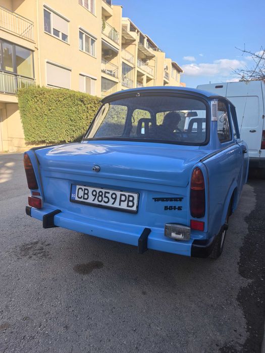 Луксозни и Ретро Автомобили под наем за бал, сватба, тържество.