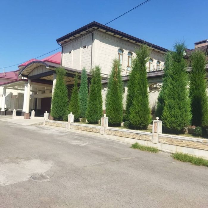 Archa kesish va gazon ikkish