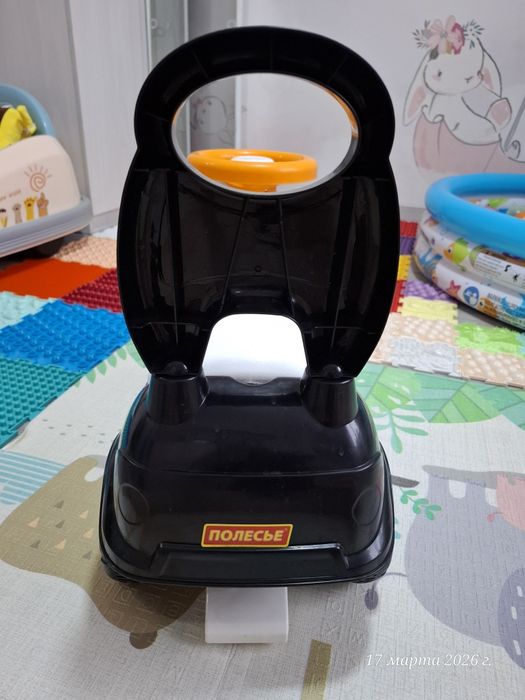 Продам машинку каталку толокар Полесье