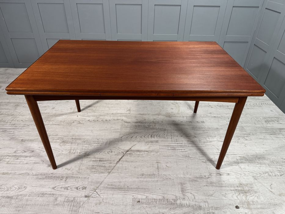 Разтегателна трапезна маса от 60-те Д1145