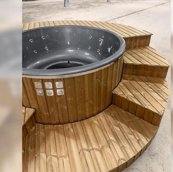 Уникално Джакузи Вана с вградена печка на дърва , термо стълби тераса