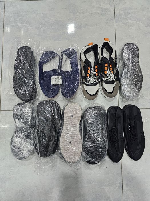 Yangi erkaklar oyoq kiyimlari