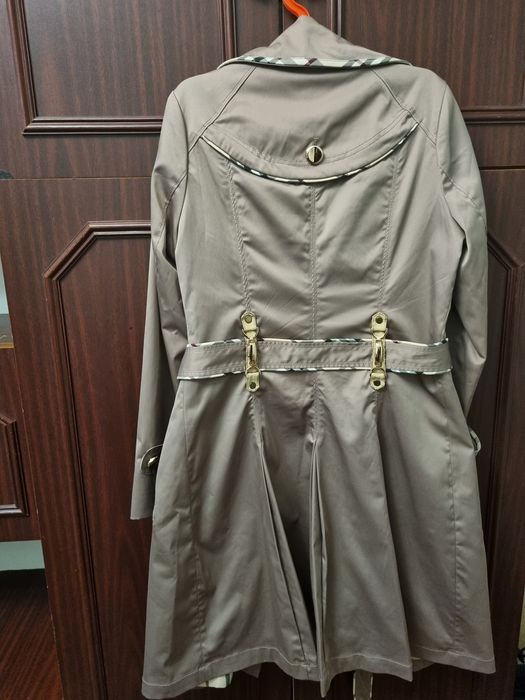 Плащ женская б/у.