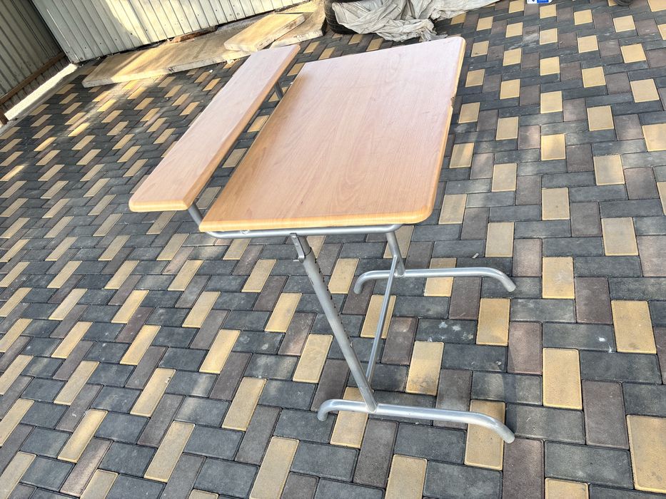 Продаю парту для учебы