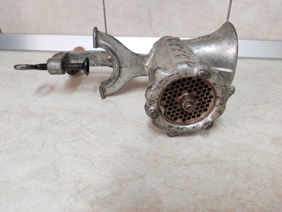 Vintage Masina tocat carne Bona Beer marimea 8 Germania