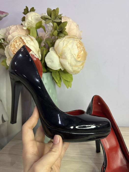 Обувки от естествен лак