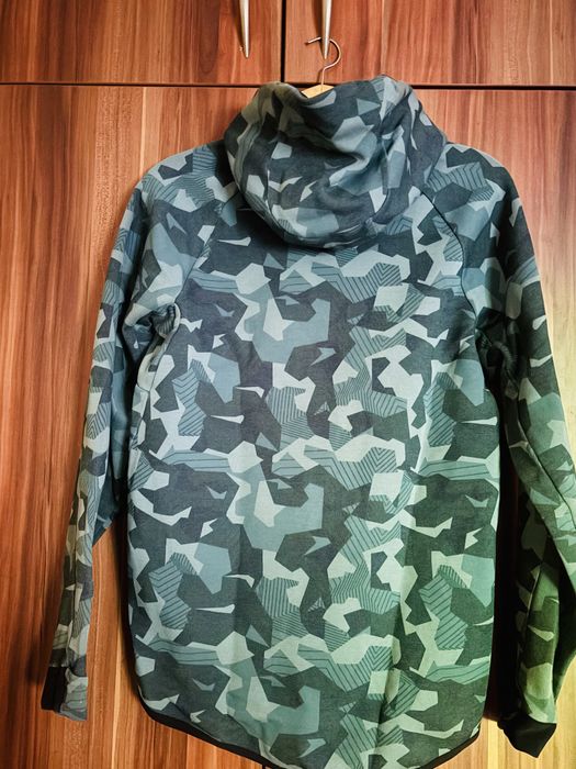 Суичер Nike Tech