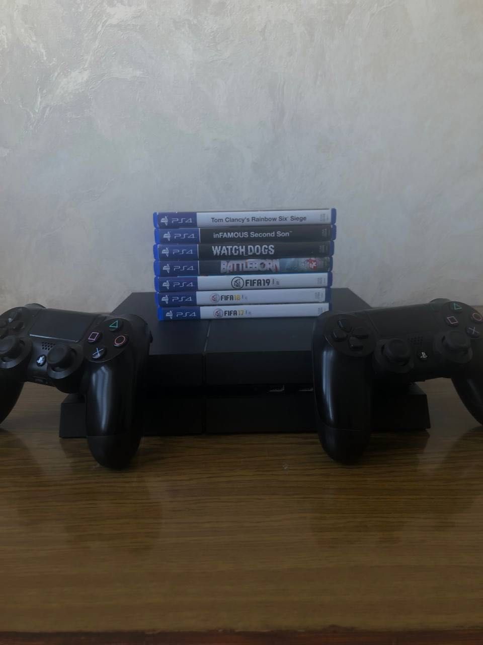 Ps4 sotiladi, продается пс4 с играми: 200 у.е. - Приставки Самарканд на Olx