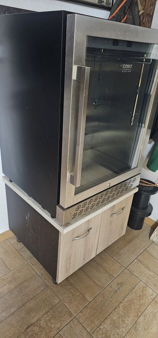 Caso-хладилна витрина за сухо зреене