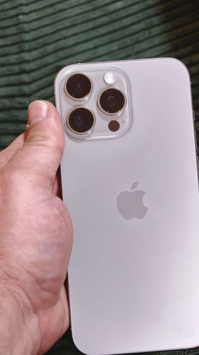iPhone 16 Pro Max 512GB – Natural Titanium! Като Нов!