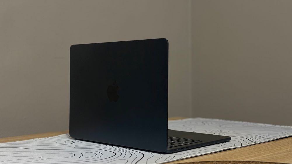 Macbook M3 16/256GB