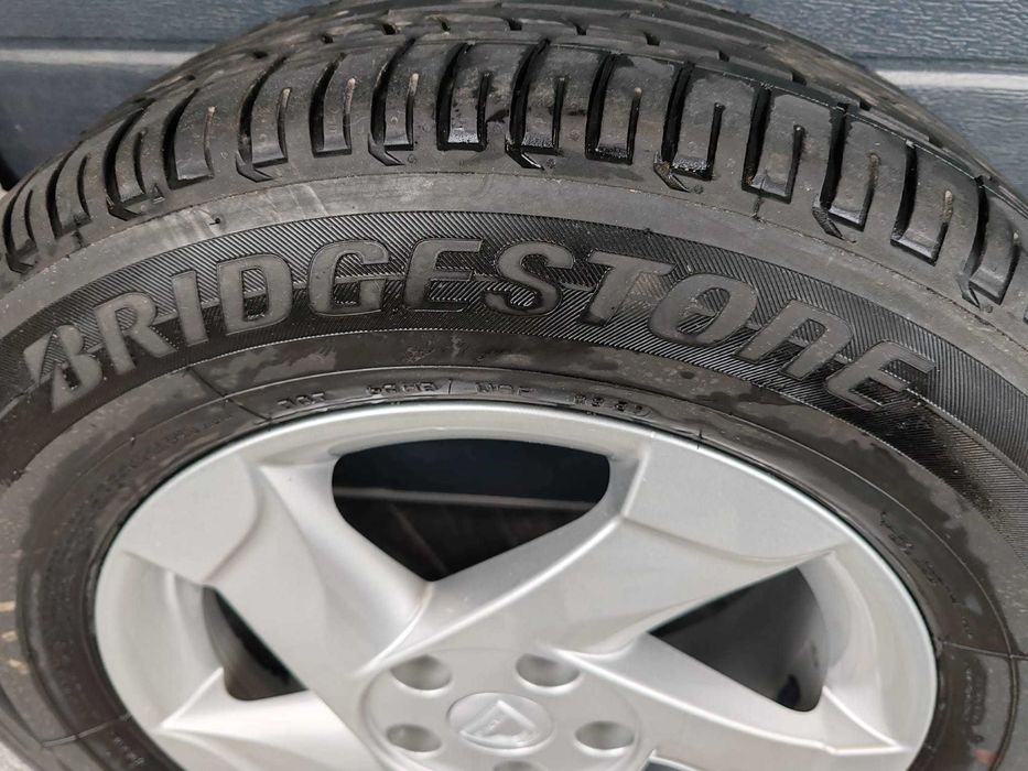 Vând original jante/roți de vară DACIA DUSTER, dimensiune 215/65/16,