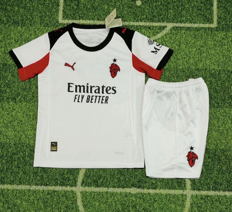Echipament fotbal pentru copii ( tricou  + pantaloni ) , AC Milan