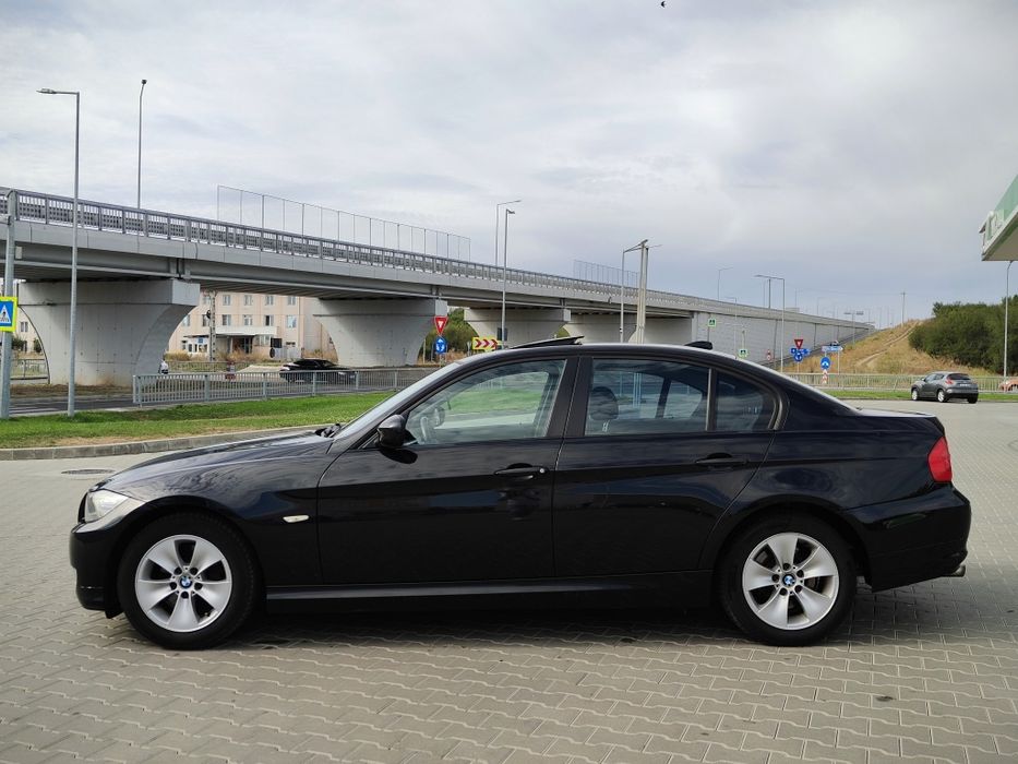 Bmw 320d  184cp An 2012 **Euro5**  // AUTOMAT