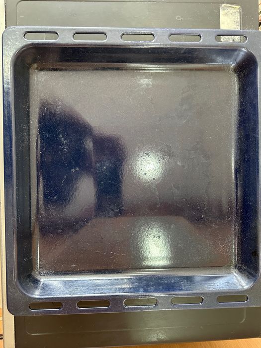 Продаю духовку artel