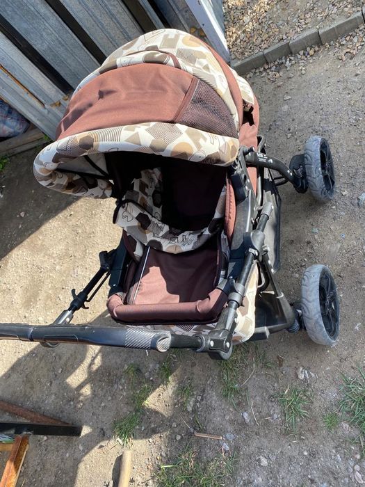 Кроватка. Коляски.