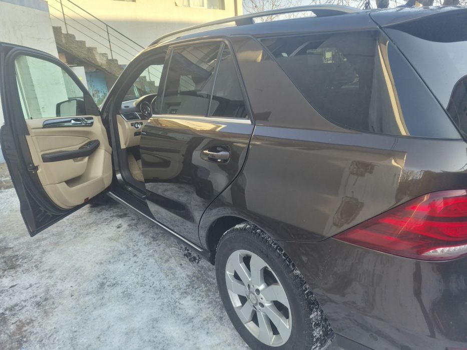 Vând Mercedes GLE 250