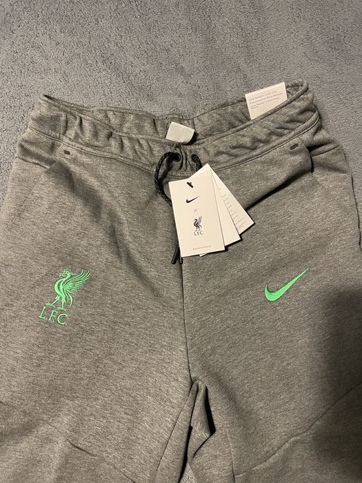 pantalon Nike tech originali S