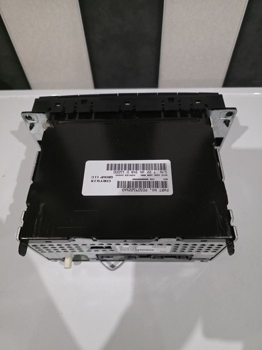 Оригинално радио за JEEP Wrangler JK