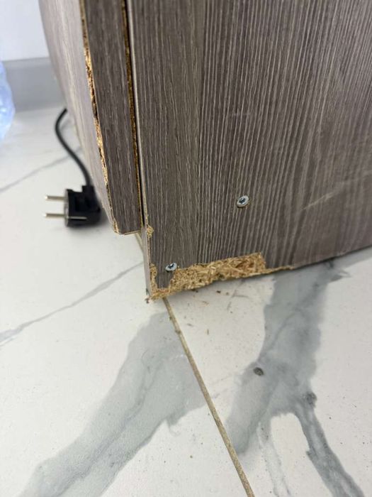 Продам шкаф и стол